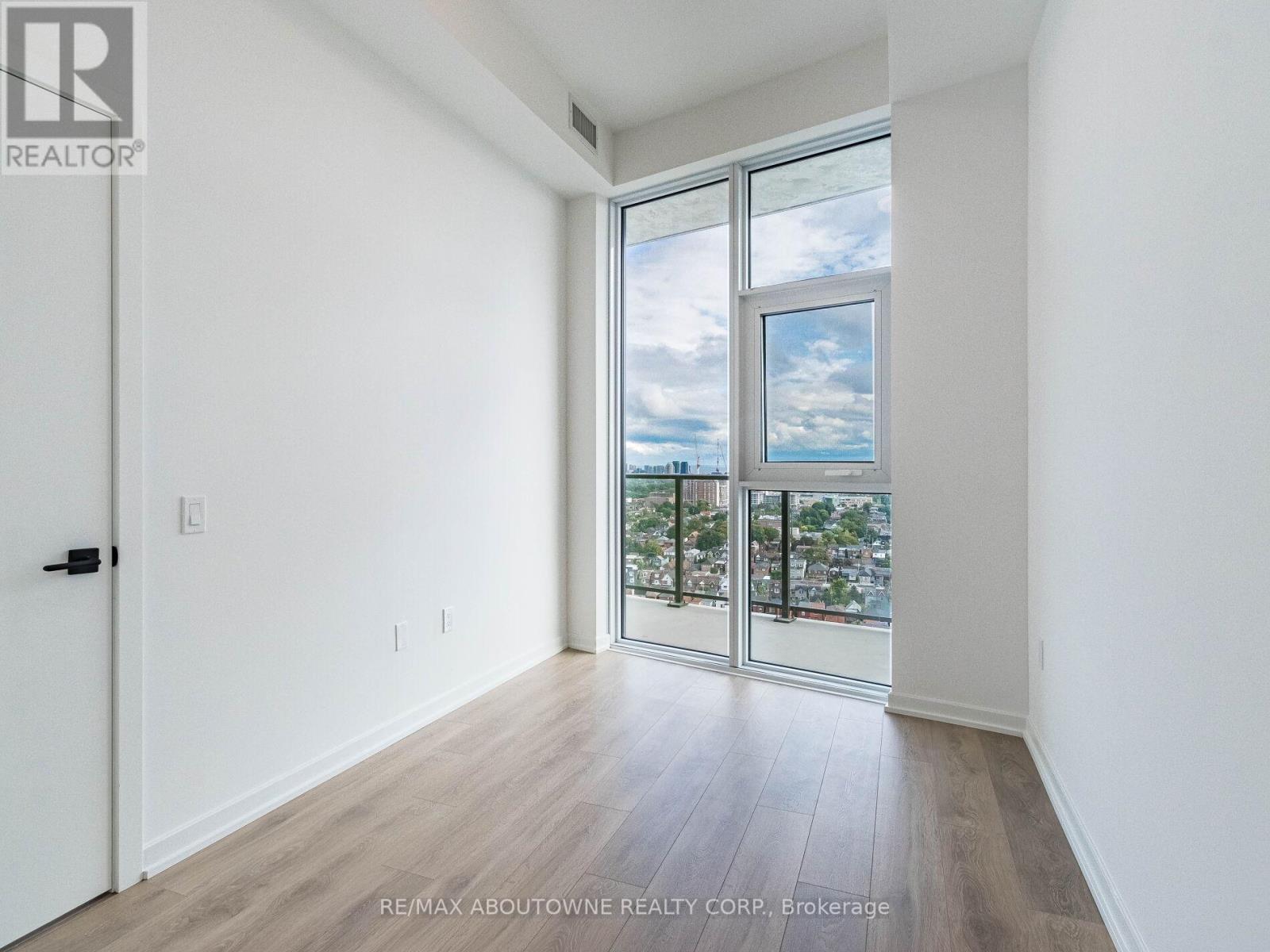 1912 - 10 Graphophone Grove, Toronto, ON - Indoor Photo Showing Other Room