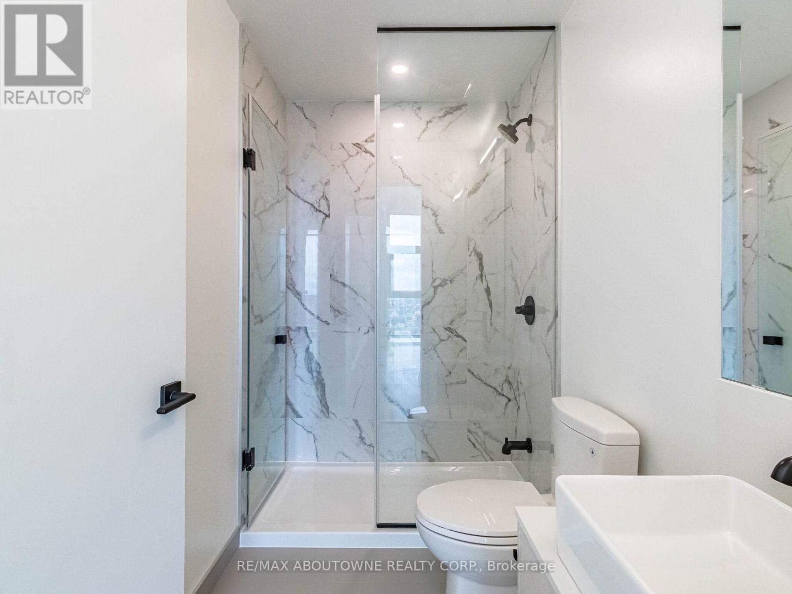 1912 - 10 Graphophone Grove, Toronto, ON - Indoor Photo Showing Bathroom