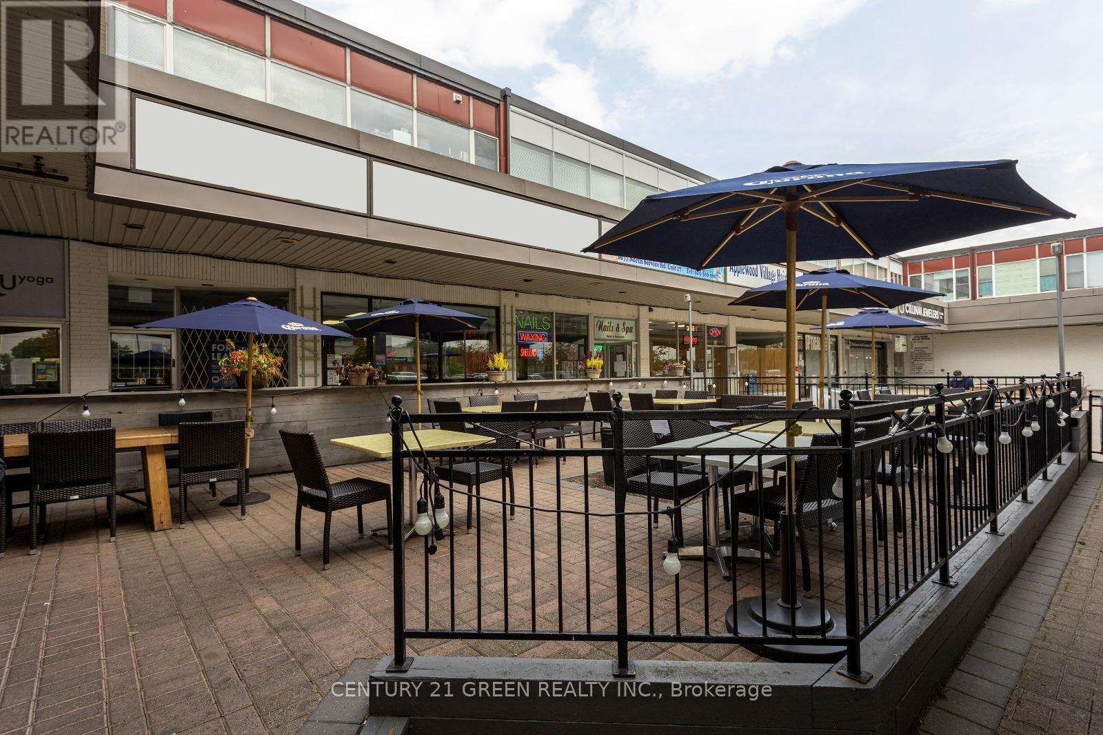 13 - 1077 North Service Road, Mississauga, ON