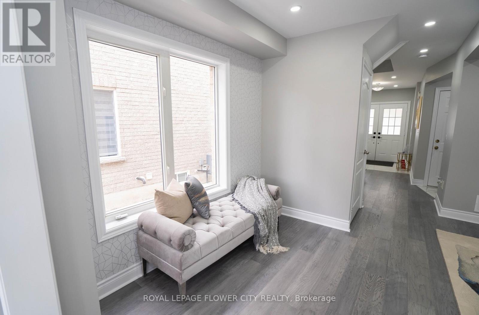 40 Dewridge Court, Brampton, ON - Indoor