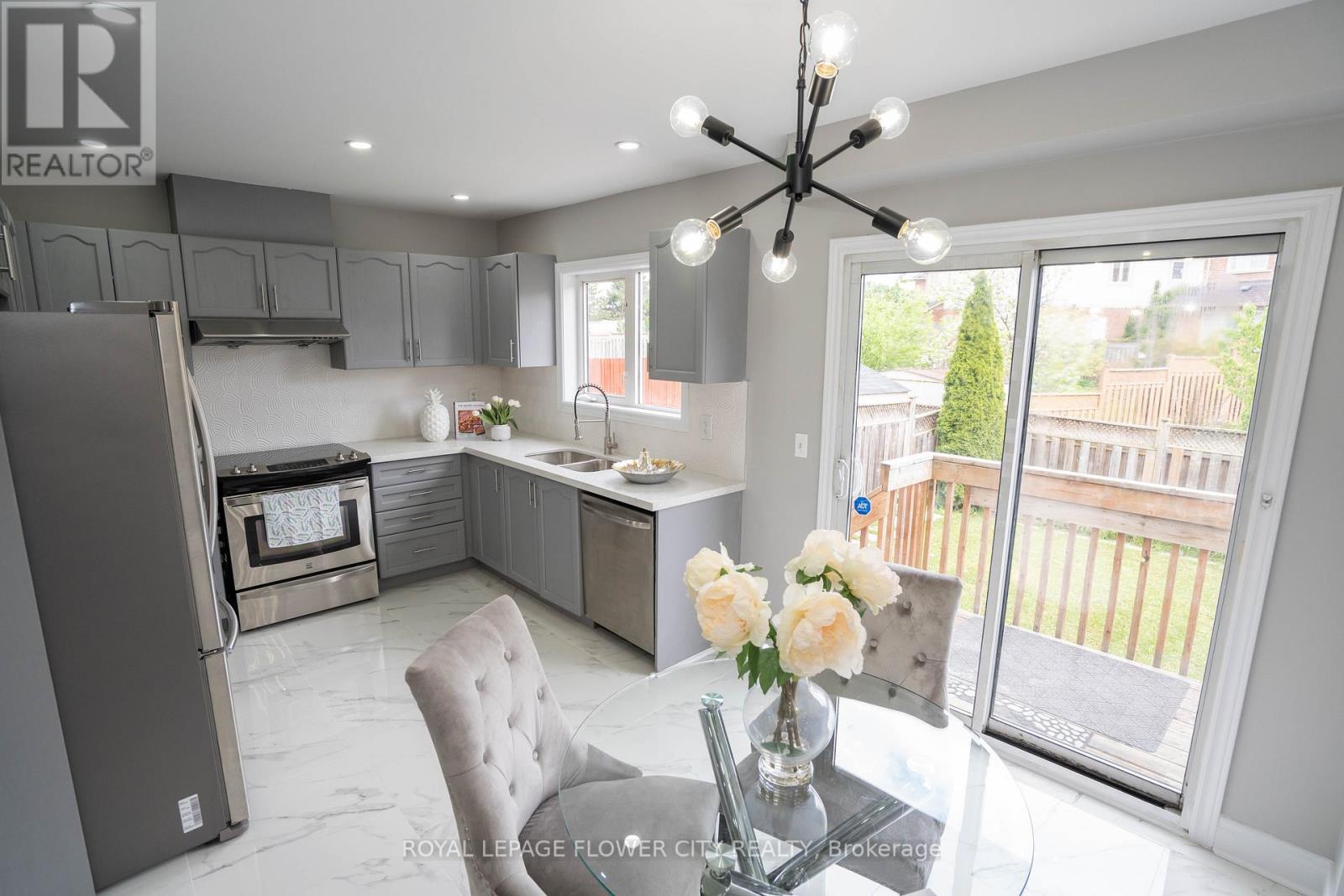 40 Dewridge Court, Brampton, ON - Indoor