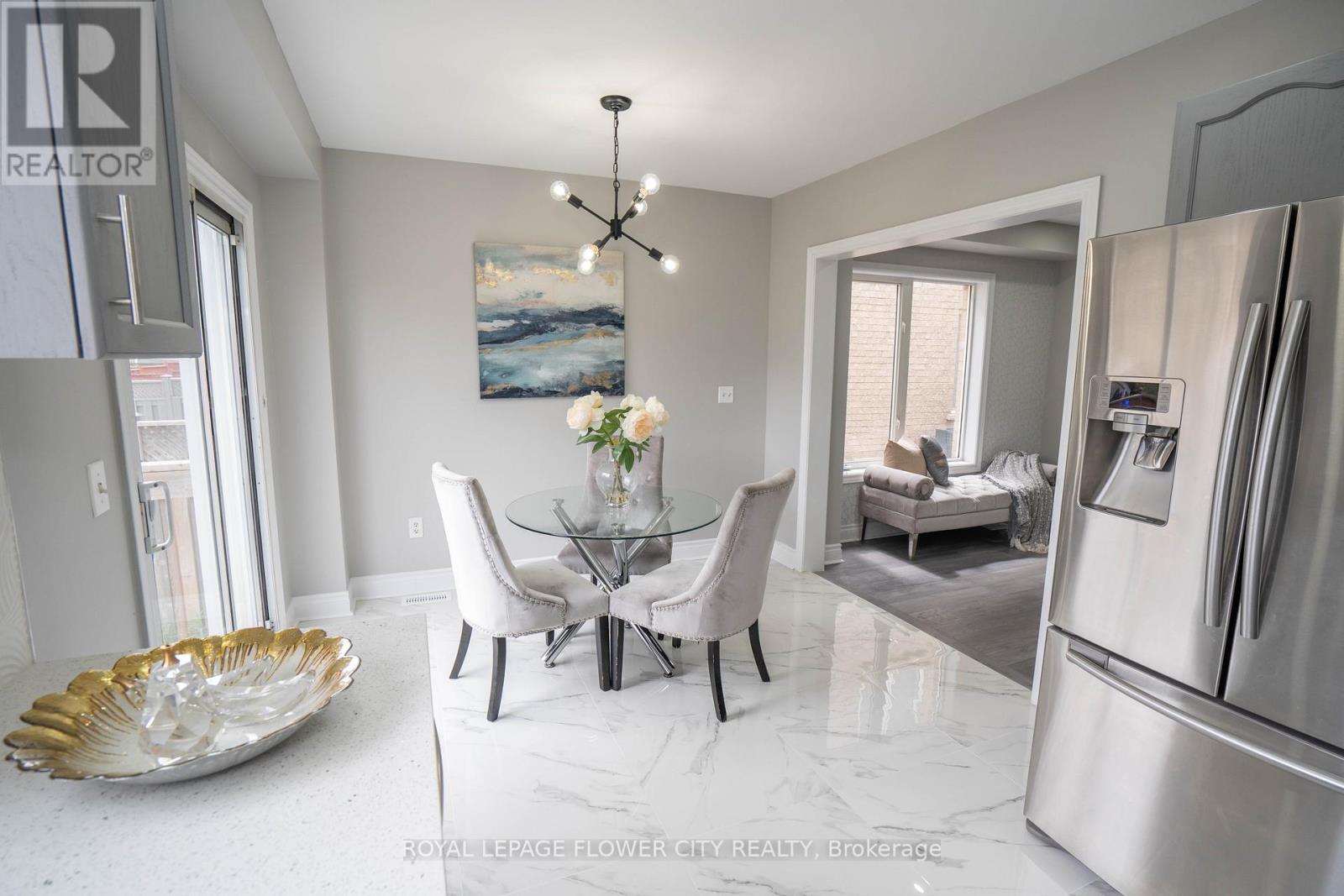 40 Dewridge Court, Brampton, ON - Indoor Photo Showing Kitchen