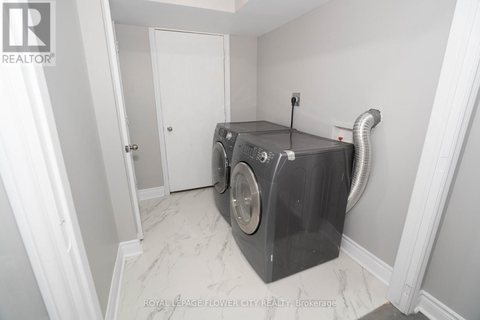 40 Dewridge Court, Brampton, ON - Indoor Photo Showing Other Room