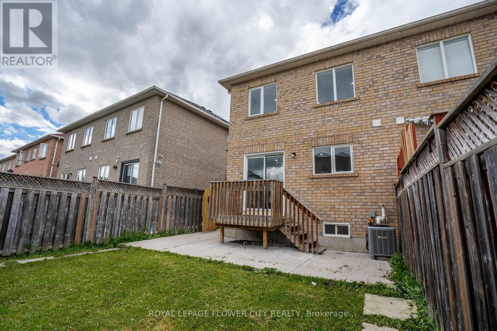 40 Dewridge Court, Brampton, ON - Indoor Photo Showing Laundry Room