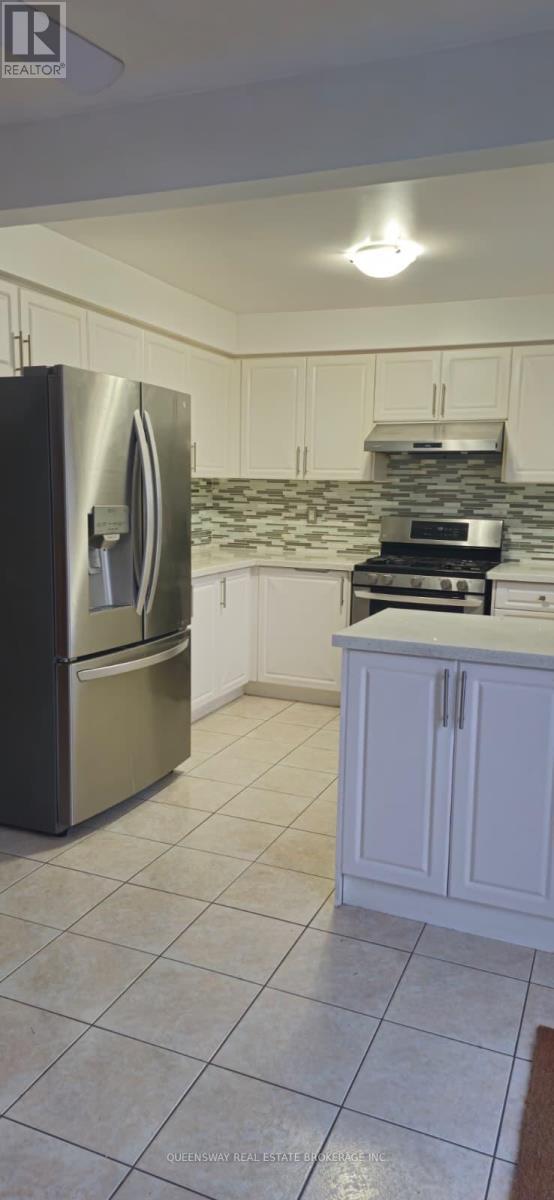 21 Flatlands Way, Brampton, ON - Indoor Photo Showing Kitchen