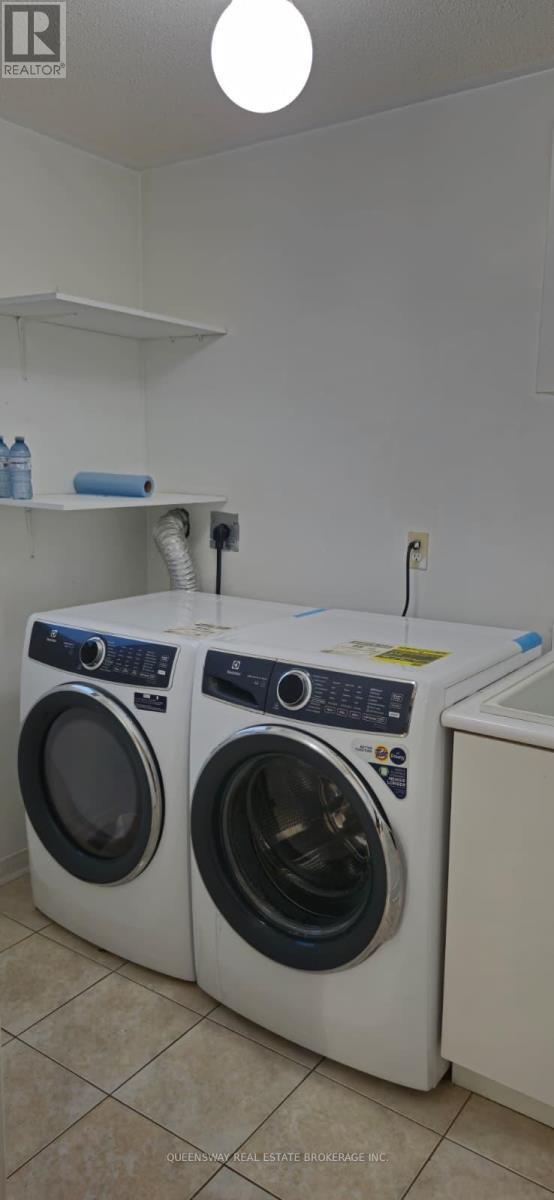 21 Flatlands Way, Brampton, ON - Indoor Photo Showing Laundry Room