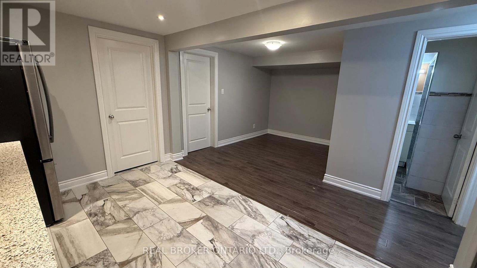 Lower 2 - 926 Flagship Drive, Mississauga, ON - Indoor Photo Showing Other Room