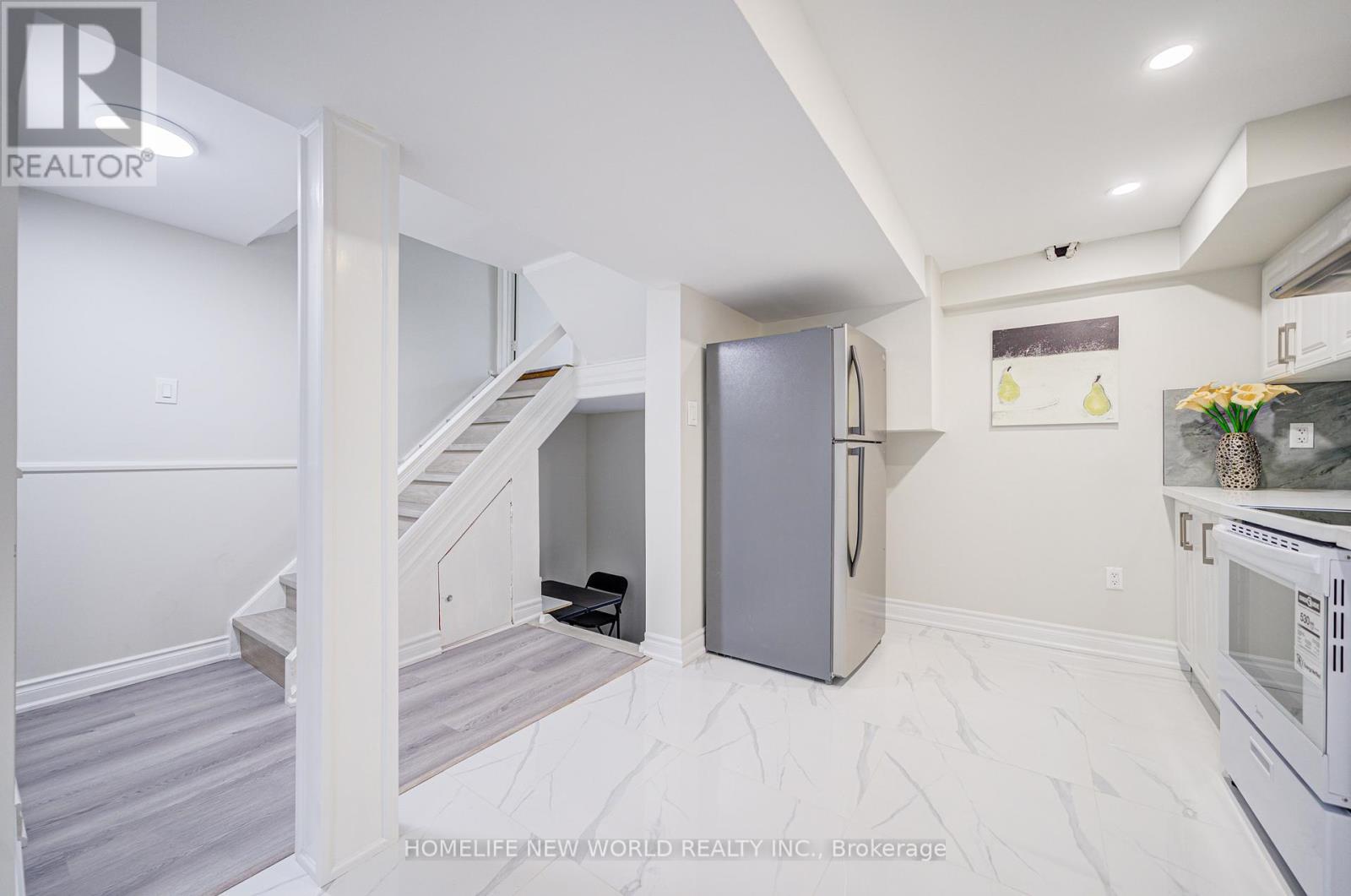 29 Puma Drive, Toronto, ON - Indoor Photo Showing Kitchen