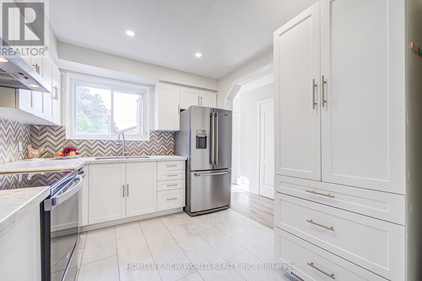 29 Puma Drive, Toronto, ON - Indoor Photo Showing Kitchen
