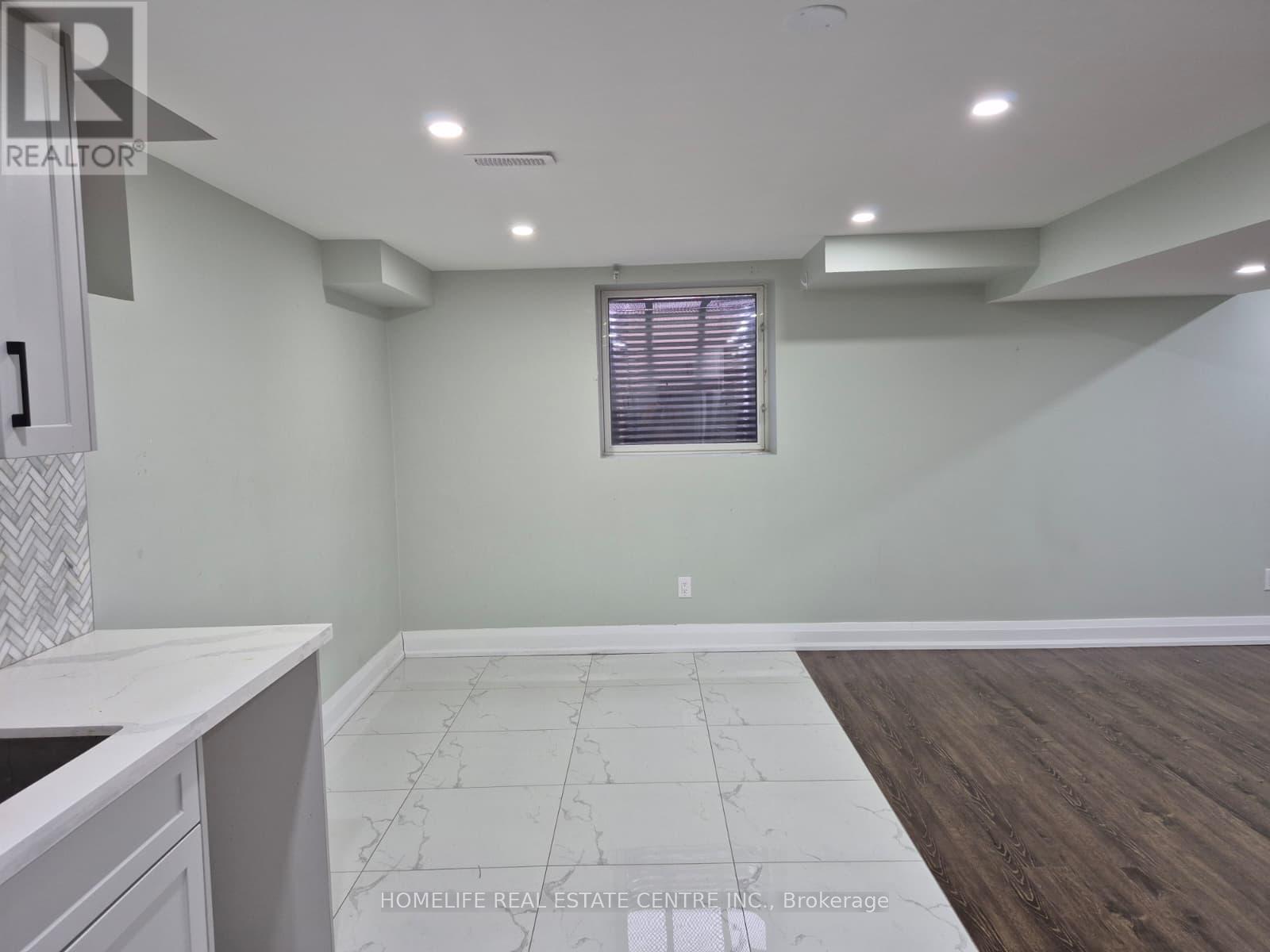 12 Junetown Circle, Brampton, ON - Indoor