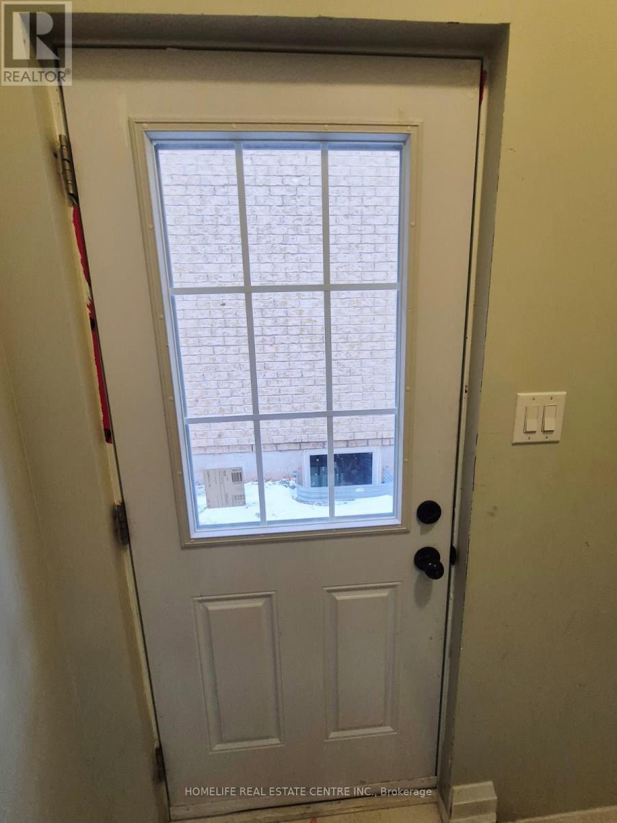 12 Junetown Circle, Brampton, ON - Indoor Photo Showing Other Room