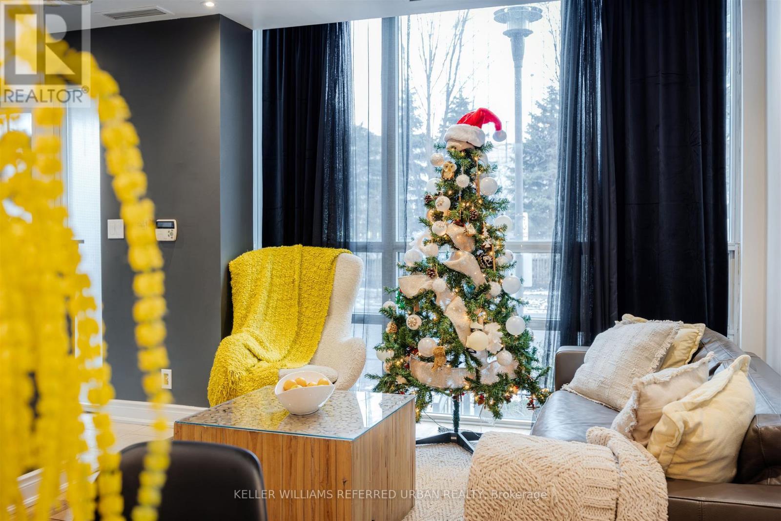 Th-115 - 90 Absolute Avenue, Mississauga, ON - Indoor