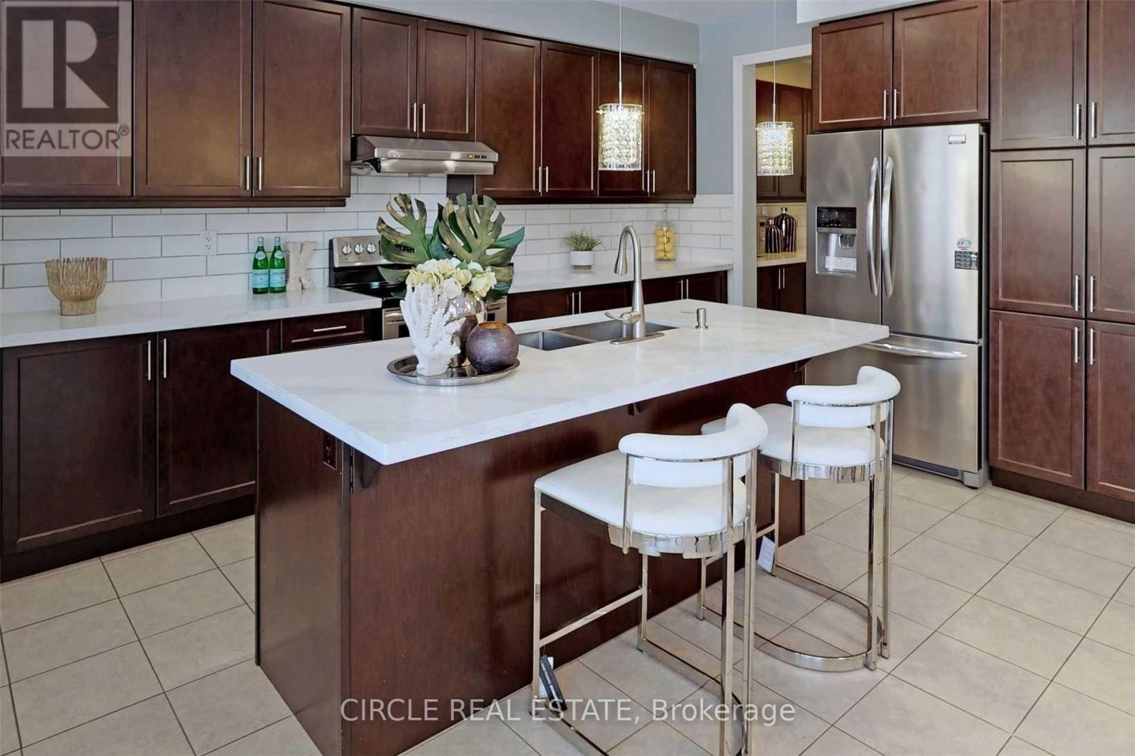 1368 Connaught Terrace, Milton, ON - Indoor Photo Showing Kitchen With Stainless Steel Kitchen With Double Sink