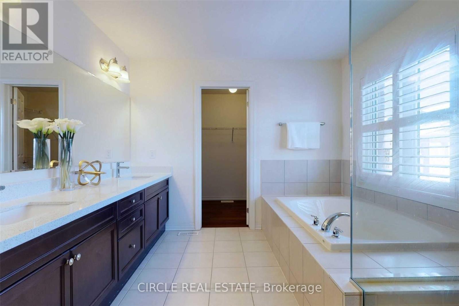 1368 Connaught Terrace, Milton, ON - Indoor Photo Showing Bathroom
