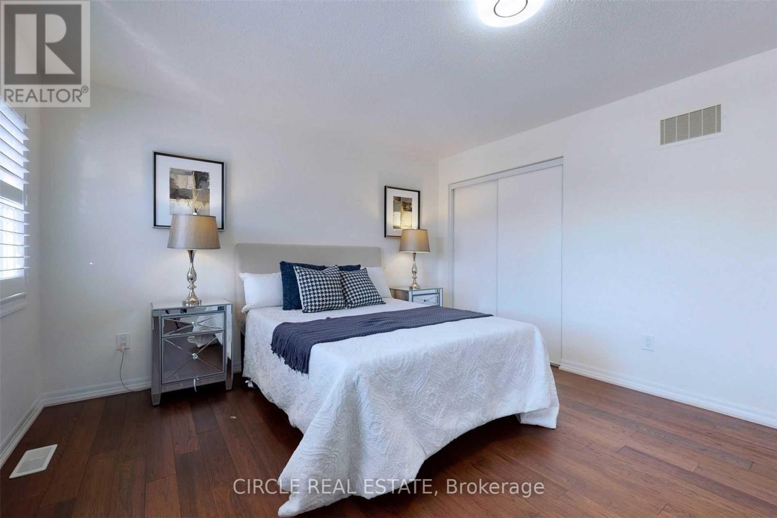 1368 Connaught Terrace, Milton, ON - Indoor Photo Showing Bedroom