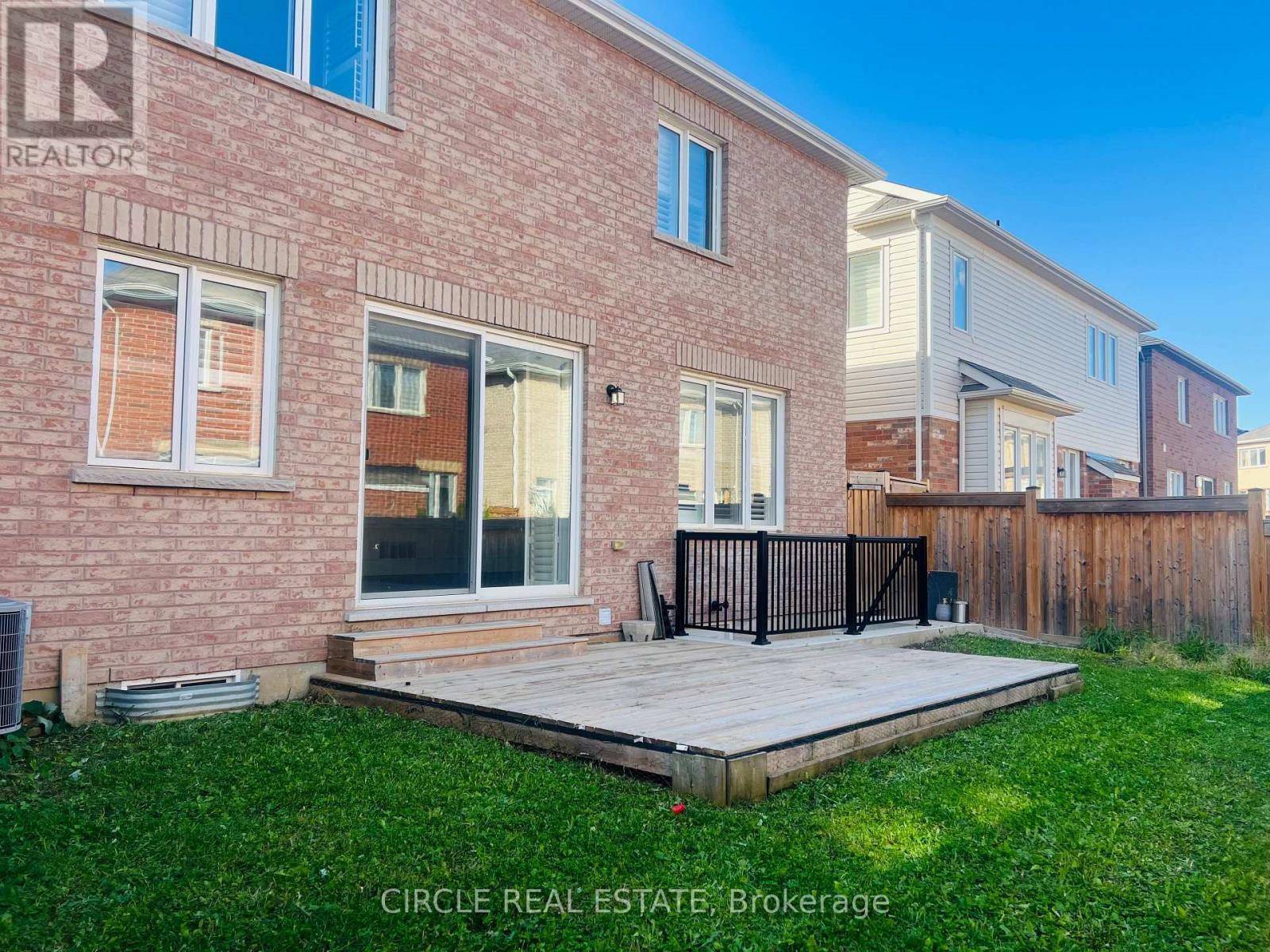 1368 Connaught Terrace, Milton, ON - Outdoor With Exterior