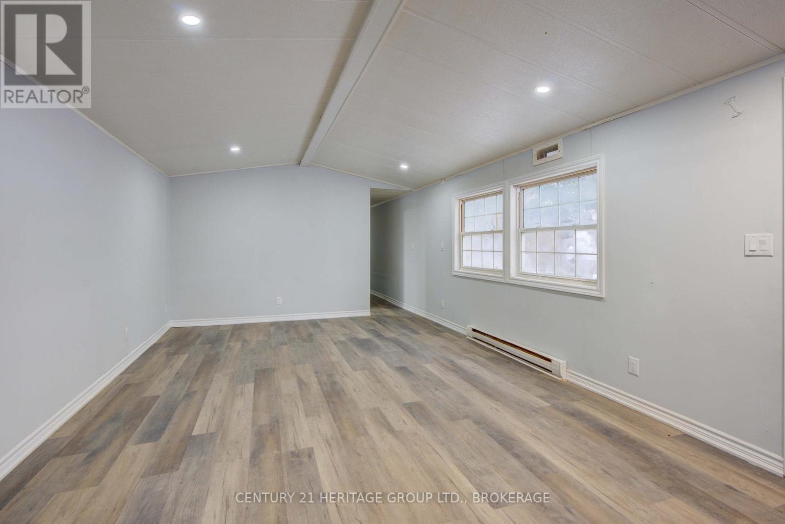 35 - 227 Big Hill Road, Leeds And The Thousand Islands, ON - Indoor Photo Showing Other Room