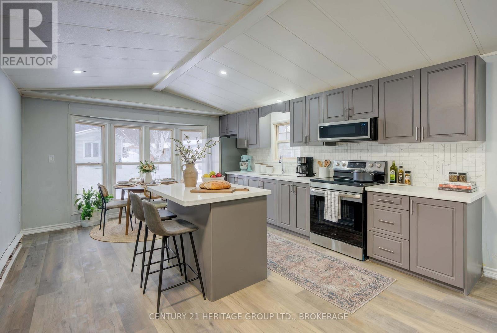 35 - 227 Big Hill Road, Leeds And The Thousand Islands, ON - Indoor Photo Showing Kitchen