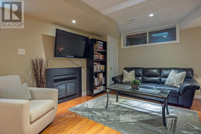 31 - 519 Riverside Drive, London North (North P), ON - Indoor Photo Showing Living Room With Fireplace