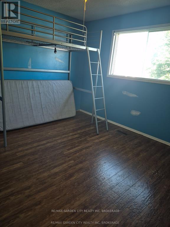 74 Commerford Street, Thorold (Confederation Heights), ON - Indoor