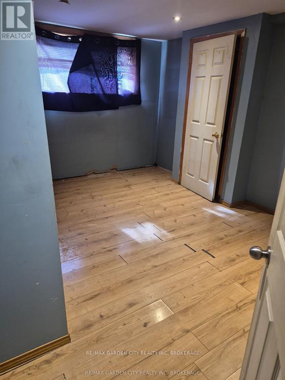 74 Commerford Street, Thorold (Confederation Heights), ON - Indoor Photo Showing Other Room