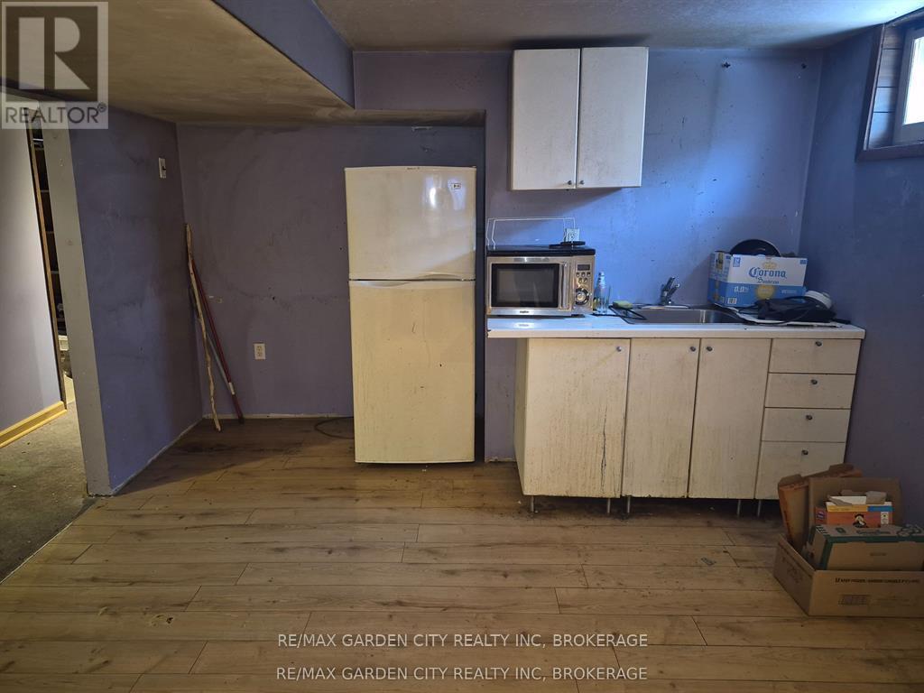 74 Commerford Street, Thorold (Confederation Heights), ON - Indoor