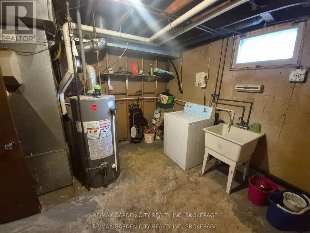 74 Commerford Street, Thorold (Confederation Heights), ON - Indoor