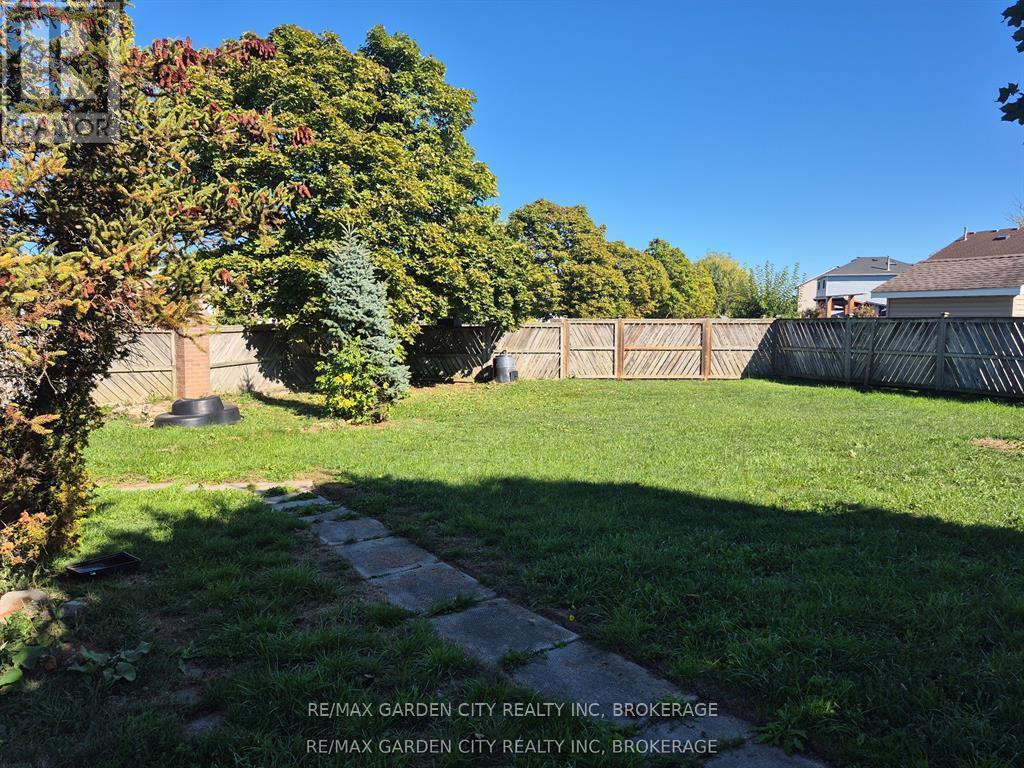 74 Commerford Street, Thorold (Confederation Heights), ON - Outdoor