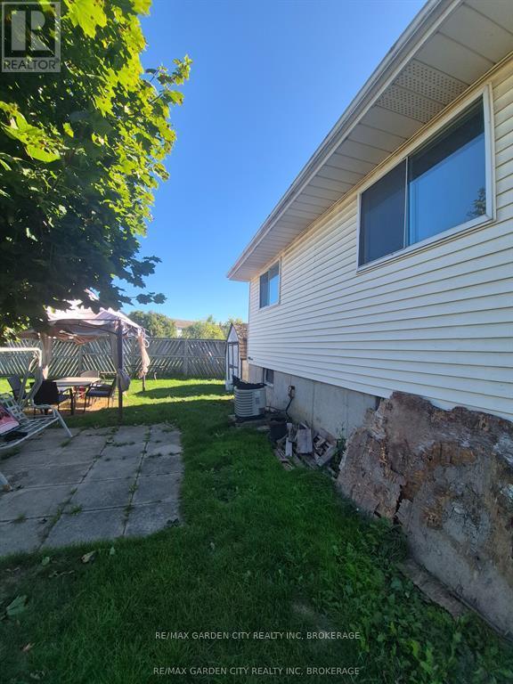 74 Commerford Street, Thorold (Confederation Heights), ON - Outdoor