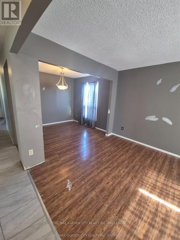 74 Commerford Street, Thorold (Confederation Heights), ON - Indoor Photo Showing Other Room