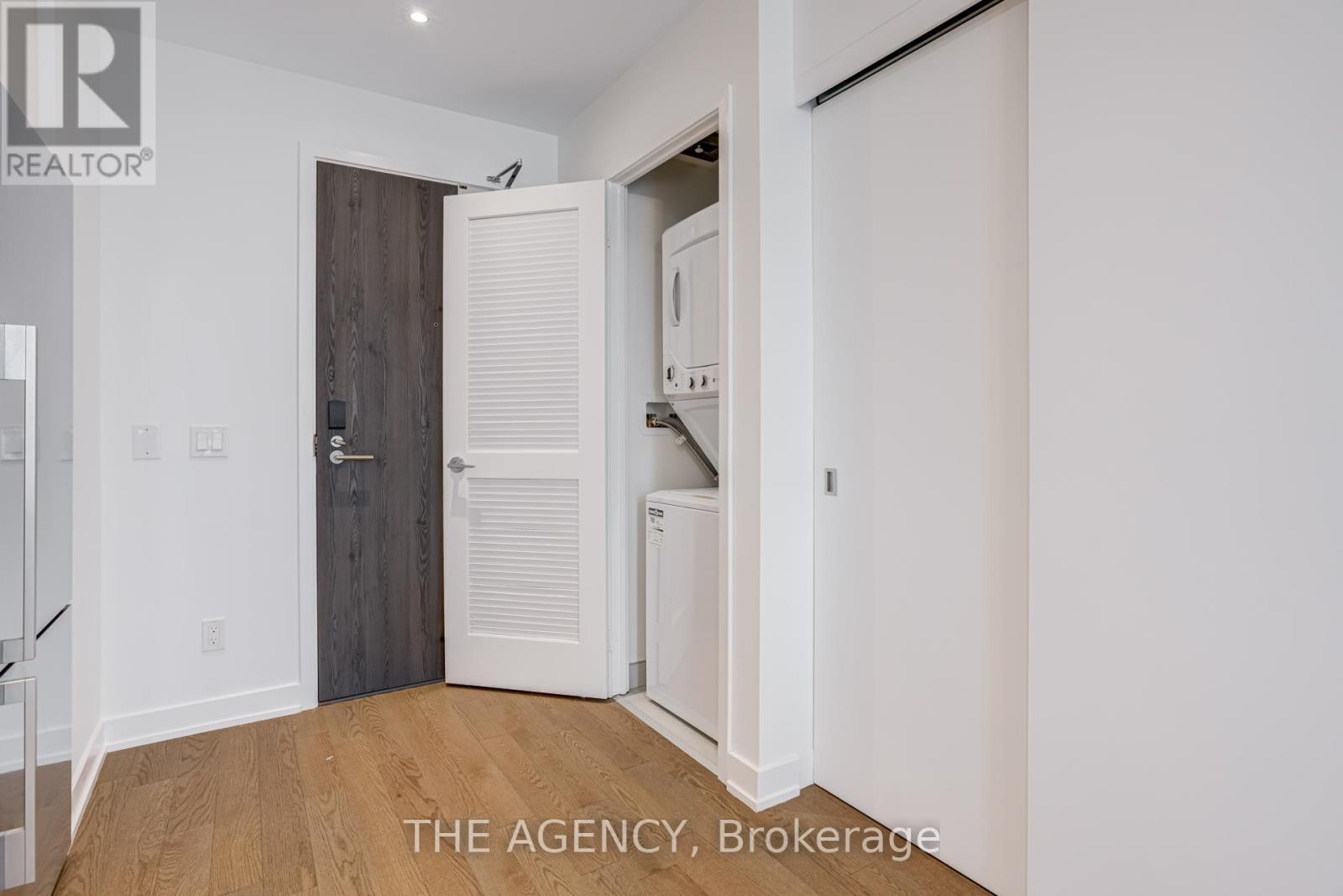 2401 - 25 Richmond Street E, Toronto, ON - Indoor Photo Showing Other Room