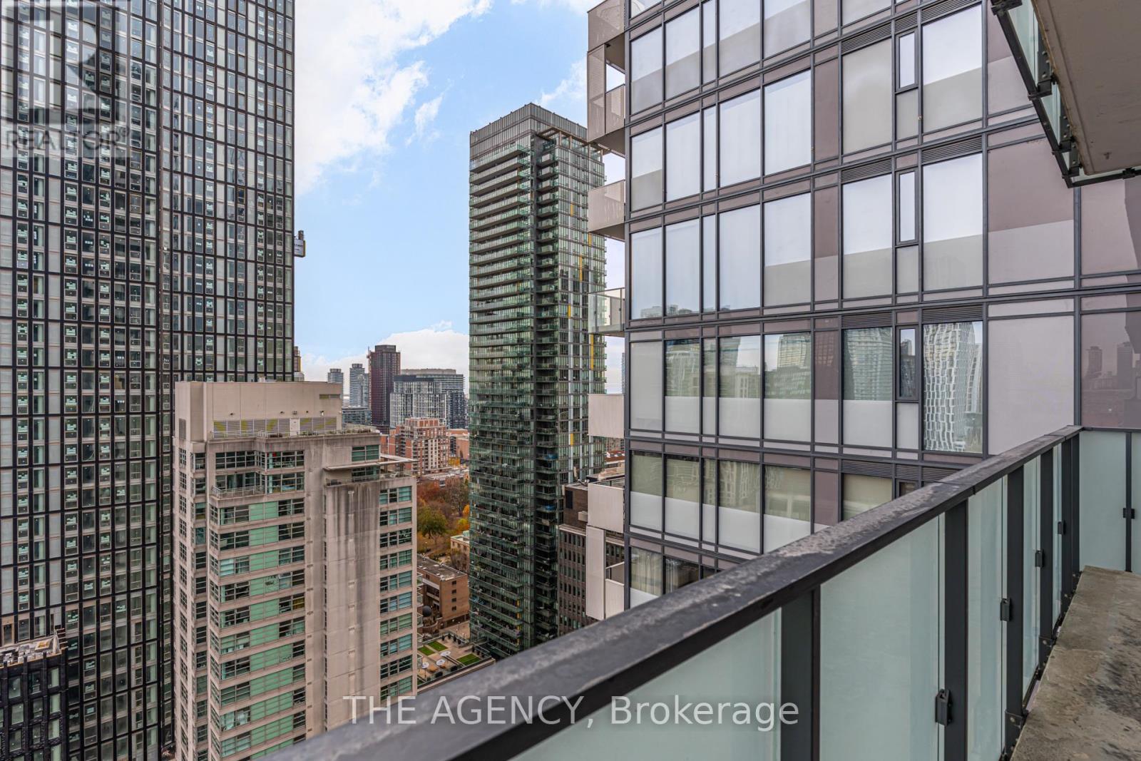 2401 - 25 Richmond Street E, Toronto, ON - Outdoor