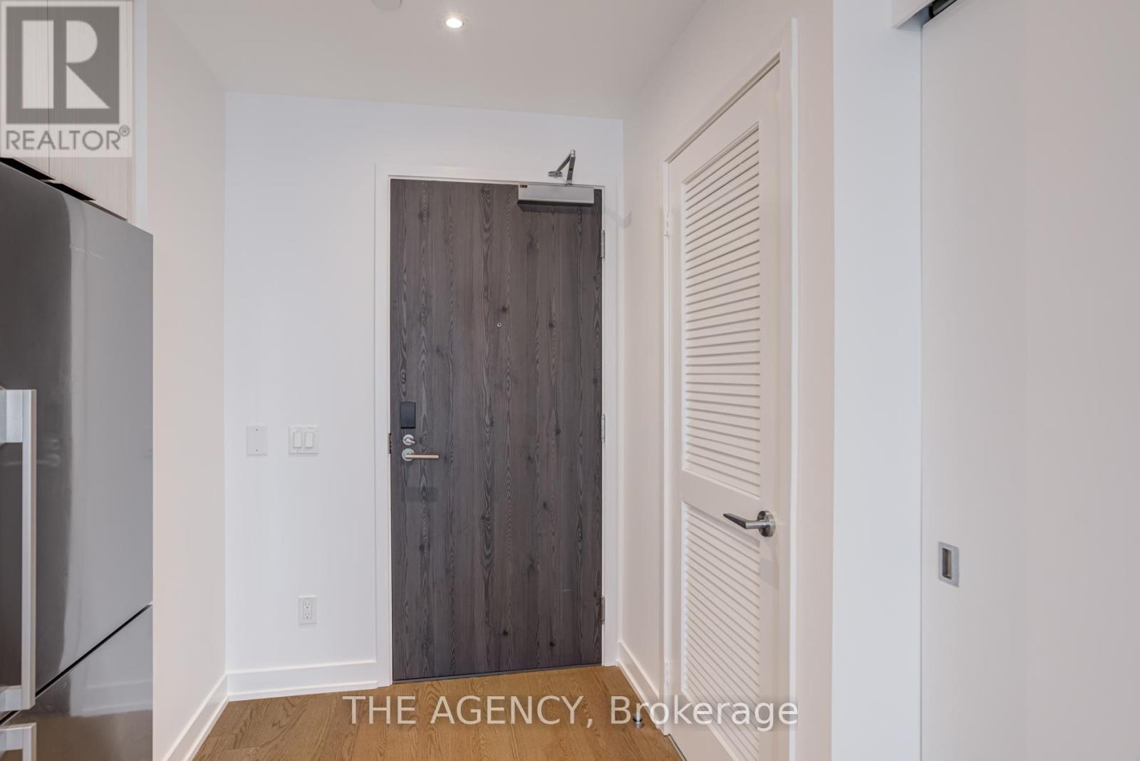 2401 - 25 Richmond Street E, Toronto, ON - Indoor Photo Showing Other Room