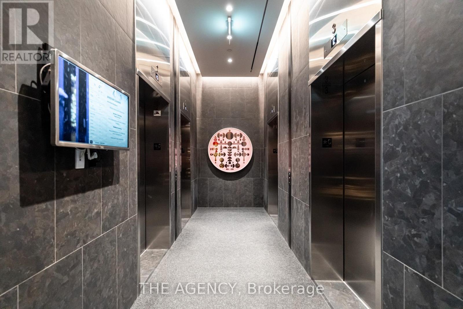 2401 - 25 Richmond Street E, Toronto, ON - Indoor