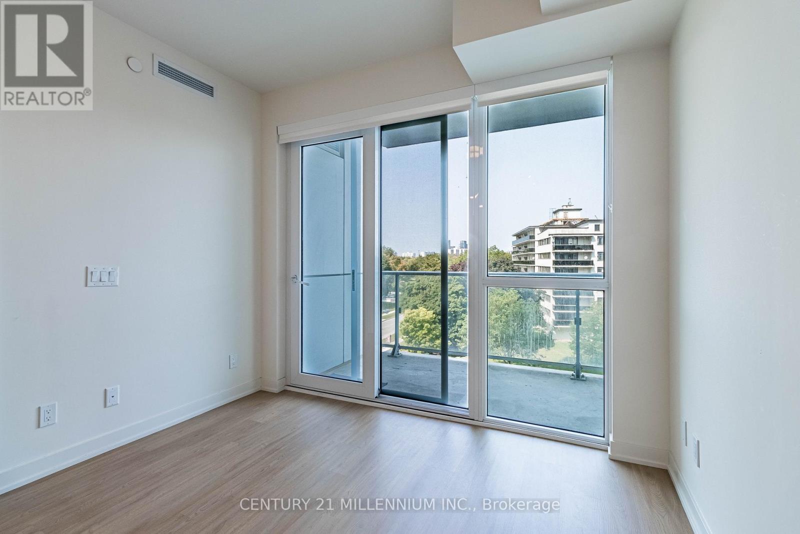 606 - 10 Deerlick Court, Toronto, ON - Indoor Photo Showing Other Room