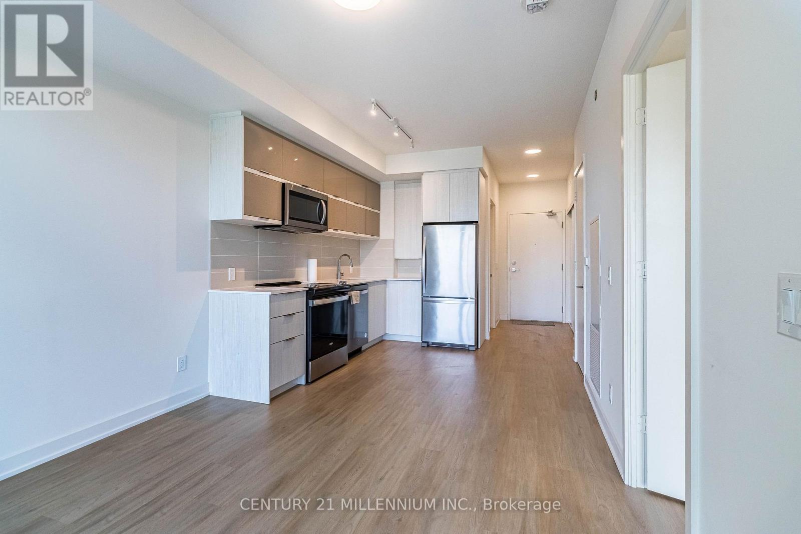 606 - 10 Deerlick Court, Toronto, ON - Indoor Photo Showing Kitchen