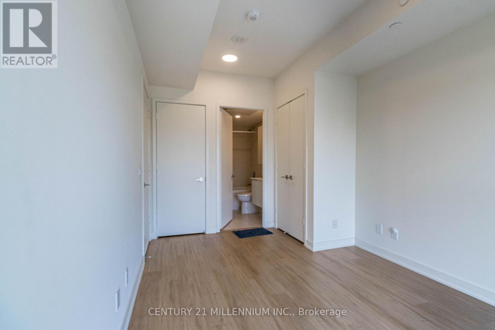 606 - 10 Deerlick Court, Toronto, ON - Indoor Photo Showing Other Room