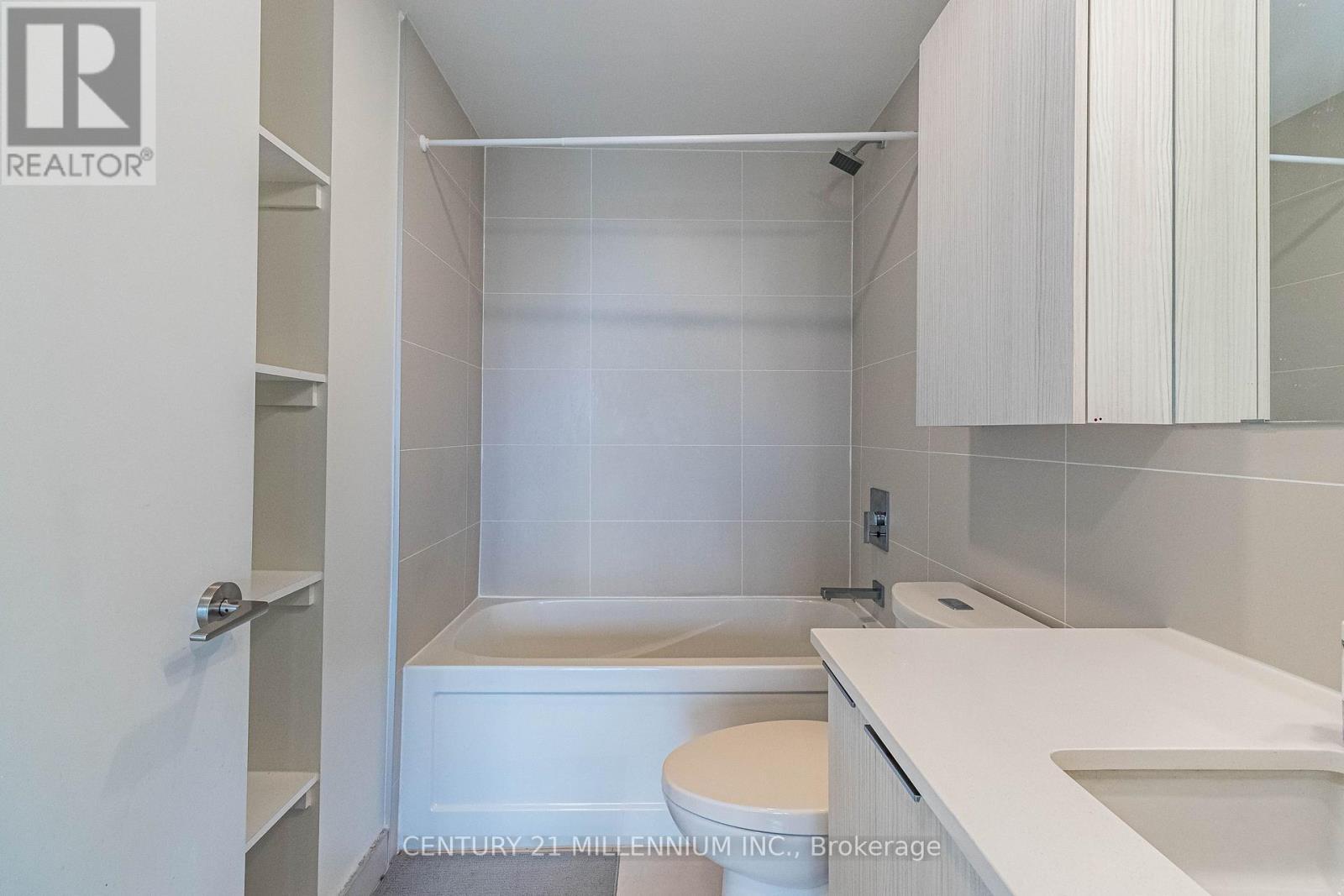 606 - 10 Deerlick Court, Toronto, ON - Indoor Photo Showing Bathroom