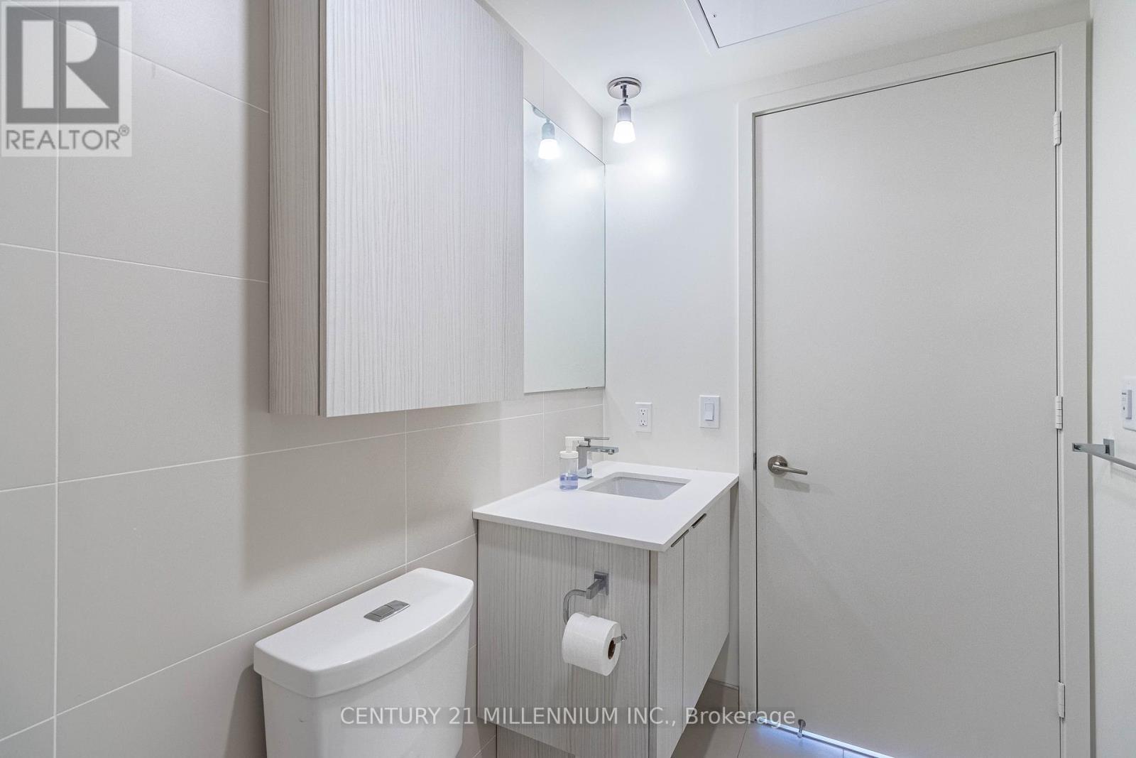 606 - 10 Deerlick Court, Toronto, ON - Indoor Photo Showing Bathroom