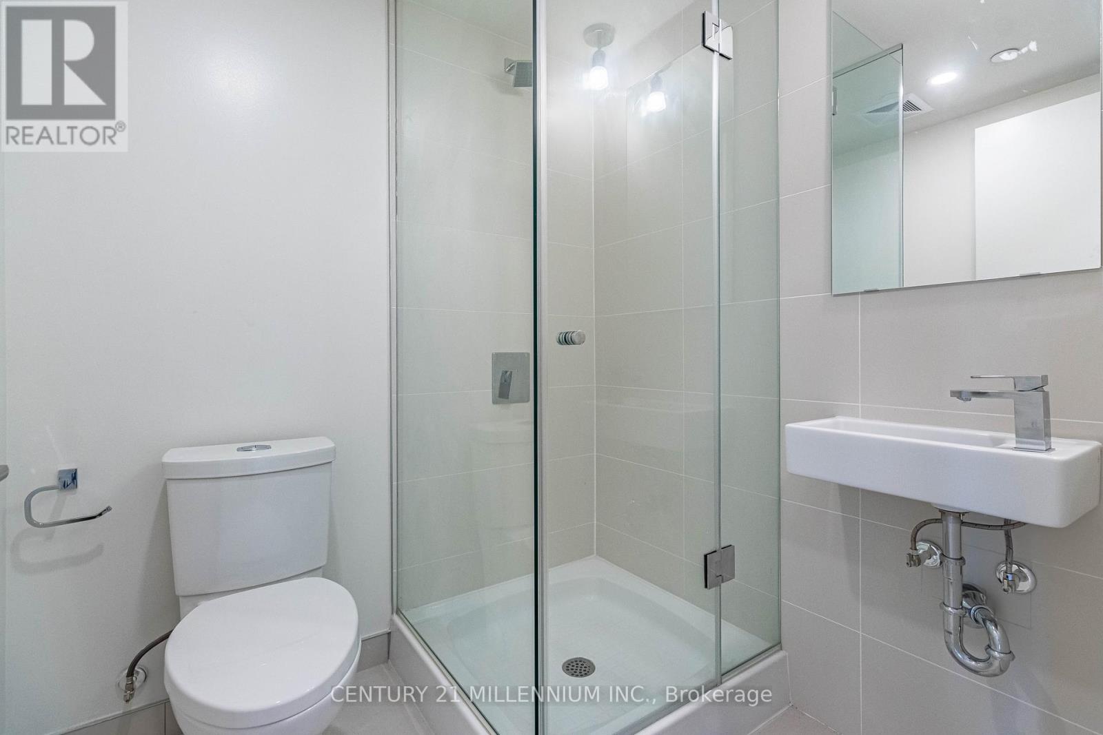 606 - 10 Deerlick Court, Toronto, ON - Indoor Photo Showing Bathroom
