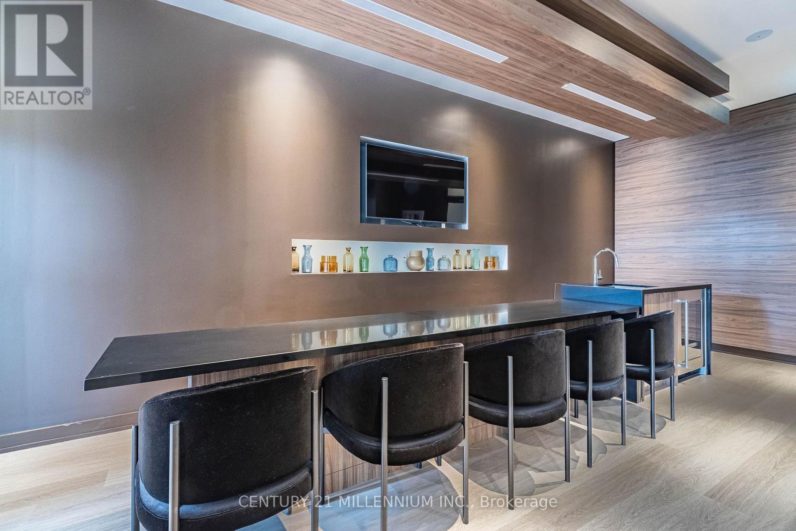 606 - 10 Deerlick Court, Toronto, ON - Indoor