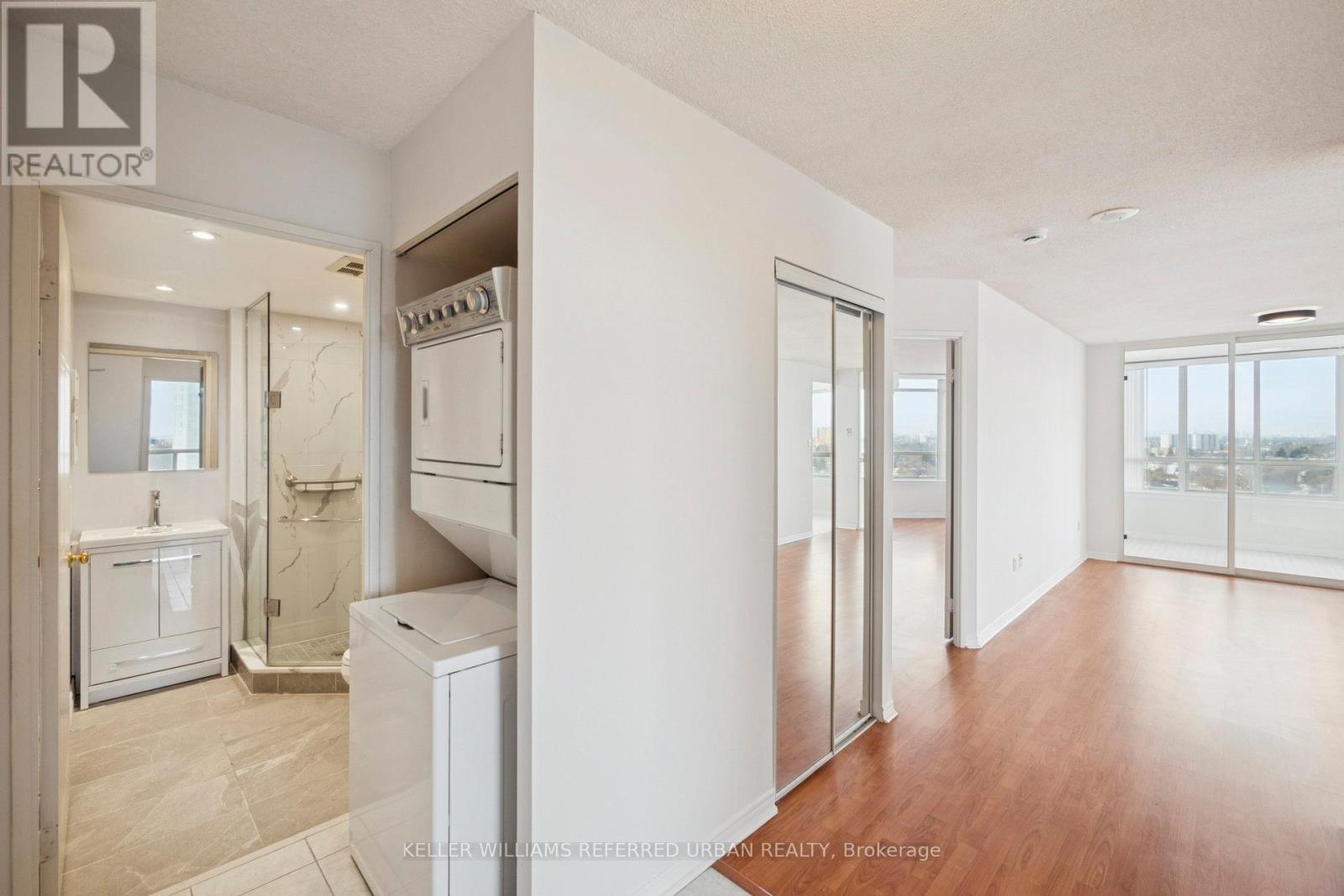 1021 - 3 Greystone Walk Drive, Toronto, ON - Indoor Photo Showing Laundry Room