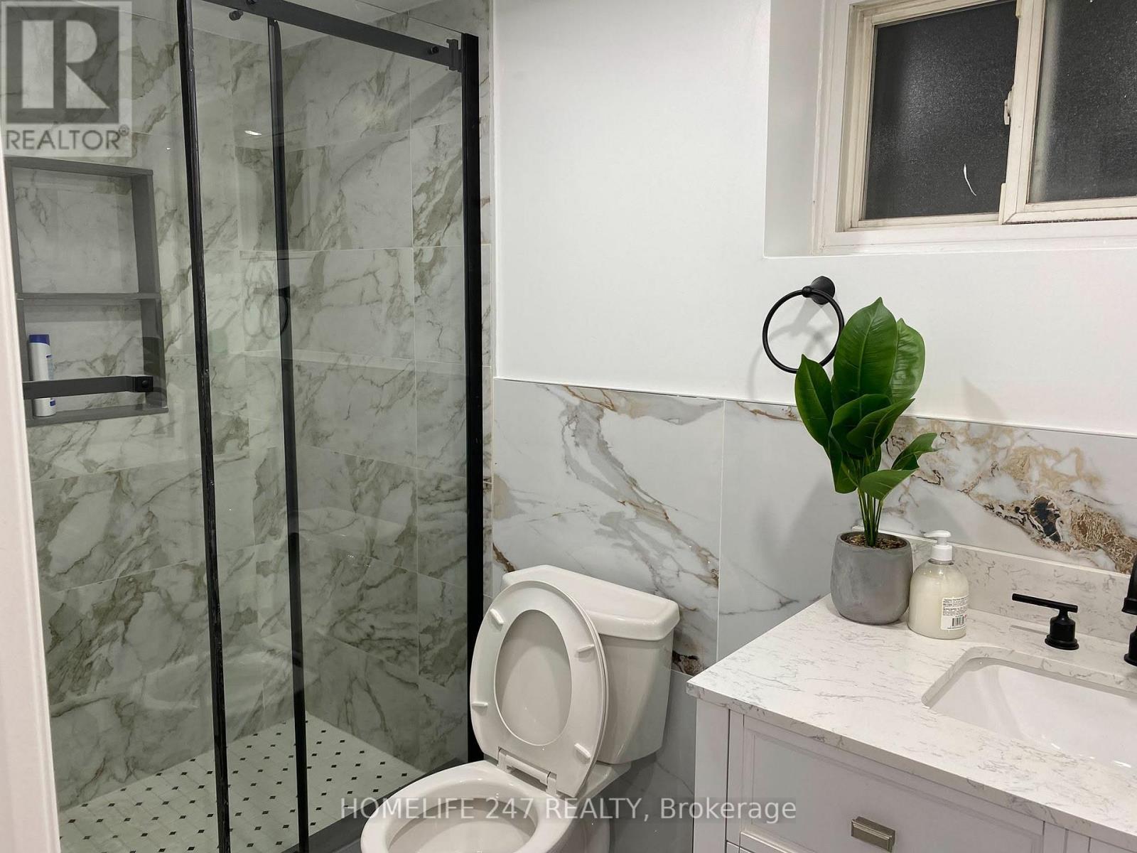 50 Panmure Crescent N, Toronto, ON - Indoor Photo Showing Bathroom