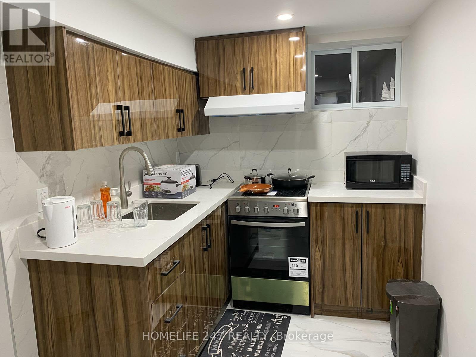 50 Panmure Crescent N, Toronto, ON - Indoor Photo Showing Kitchen