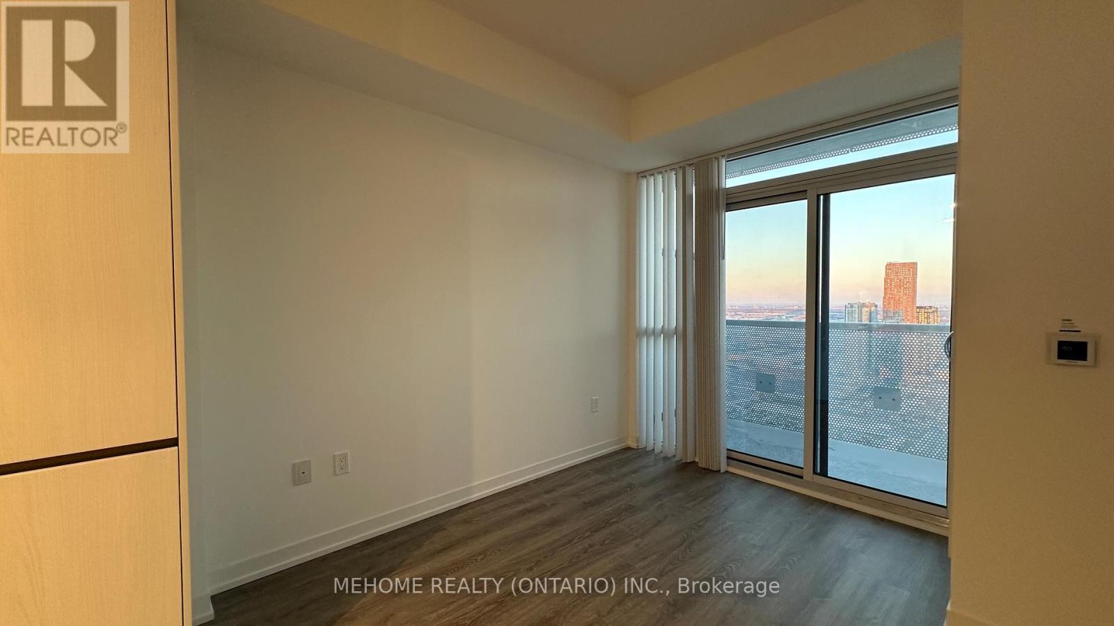 4807 - 8 Interchange Way, Vaughan, ON - Indoor Photo Showing Other Room