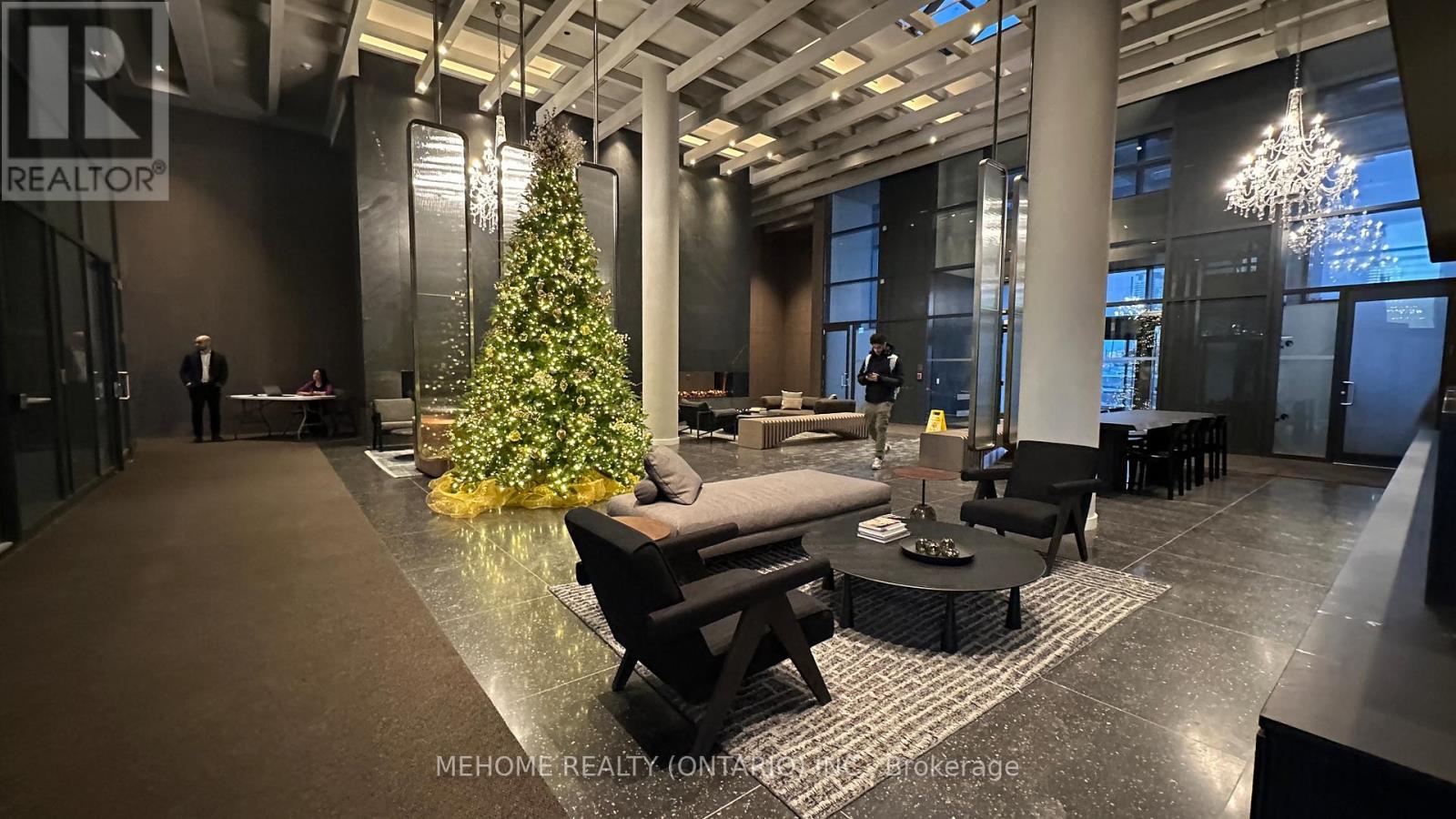 4807 - 8 Interchange Way, Vaughan, ON - Indoor