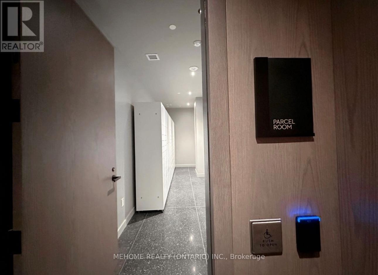 4807 - 8 Interchange Way, Vaughan, ON - Indoor Photo Showing Other Room