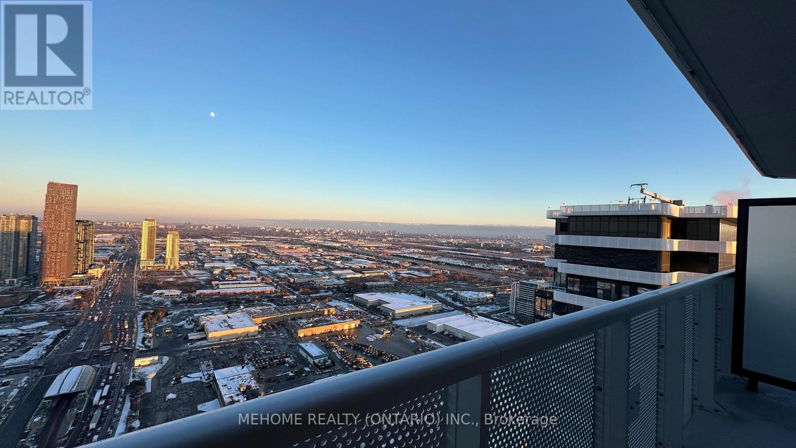 4807 - 8 Interchange Way, Vaughan, ON - Outdoor With View