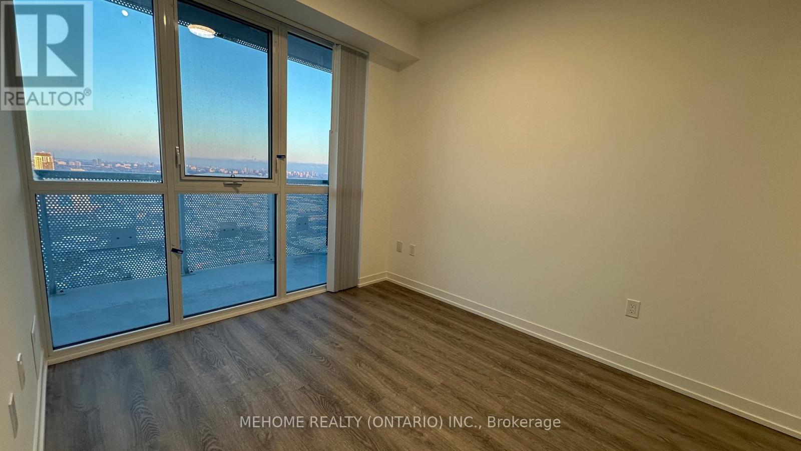 4807 - 8 Interchange Way, Vaughan, ON - Indoor Photo Showing Other Room