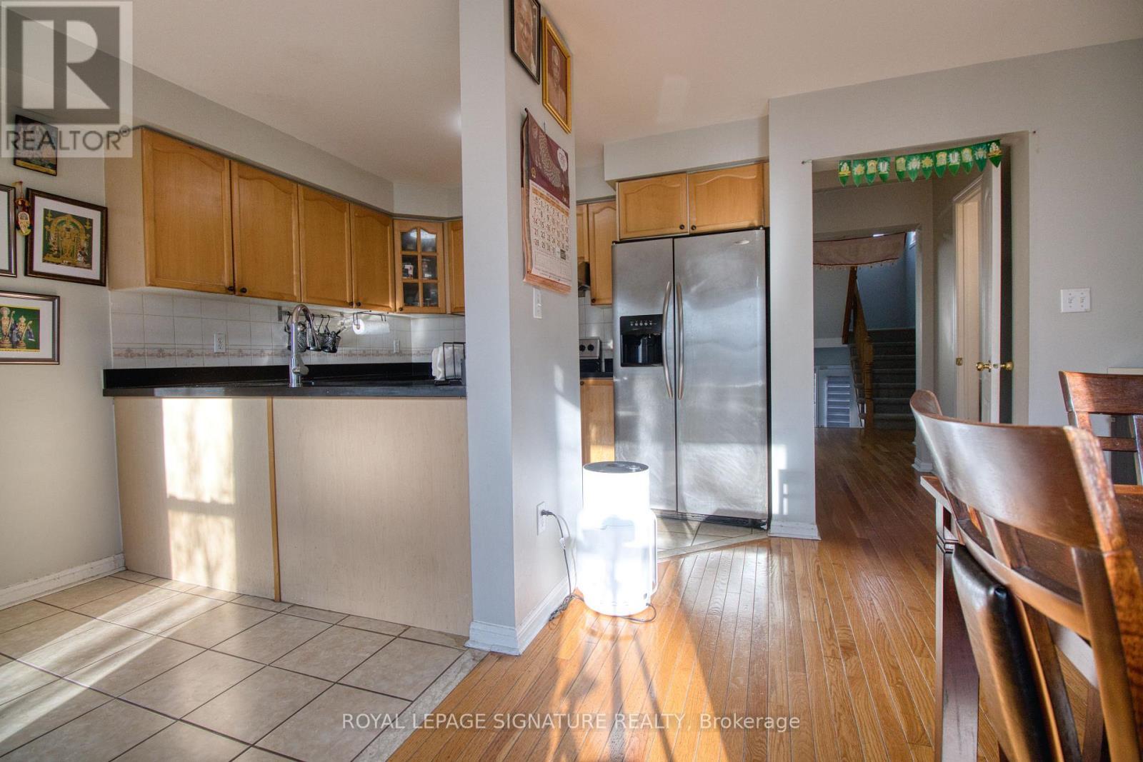 52 - 5980 Whitehorn Avenue, Mississauga, ON - Indoor Photo Showing Kitchen